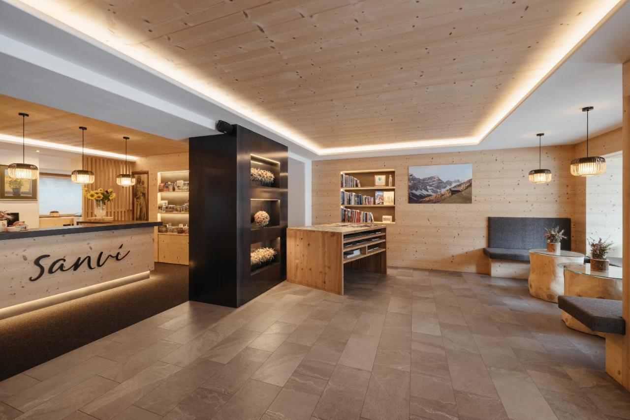 Berghotel Sanvi Сан Мартино ин Бадия Екстериор снимка